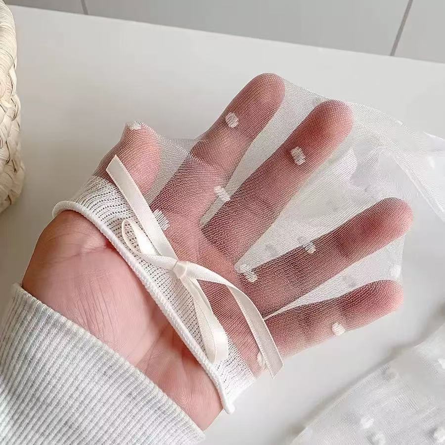 🧦 Offizieller Shop – Atmungsaktive Socken aus Eisseide mit Polka-Dot-Design